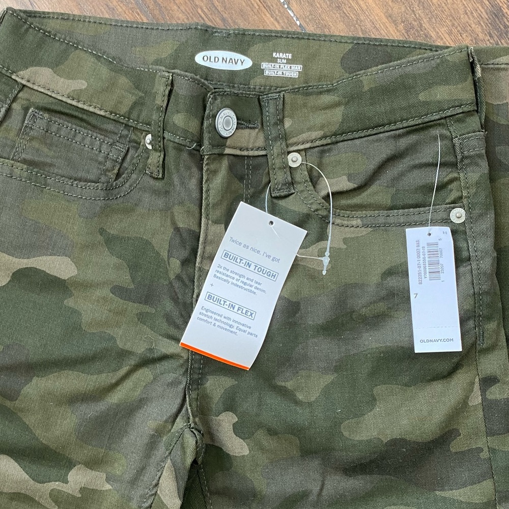 Karate slim camouflage pants, never worn